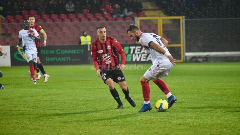 Immagine in evidenza: uno scatto di Foggia-Picerno (Serie C - girone C 22/23) - crediti: foto di Luigia Spinelli (RIPRODUZIONE VIETATA)