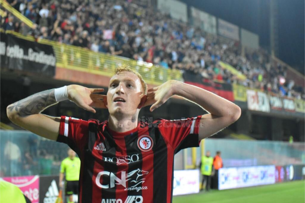 Immagine in evidenza: uno scatto di Foggia-Turris (Serie C - girone C 2023/24) - crediti: foto di Luigia Spinelli (RIPRODUZIONE VIETATA)