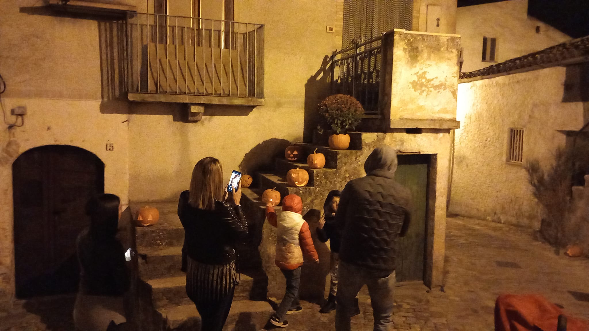 Orsara Fucacoste successo straordinario per falò e zucche (FOTO)