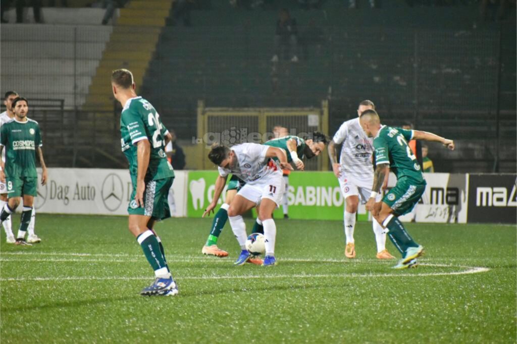 Immagine in evidenza: uno scatto di Avellino-Foggia (Serie C - girone C 2023/24) - crediti: foto di Luigia Spinelli (RIPRODUZIONE VIETATA)