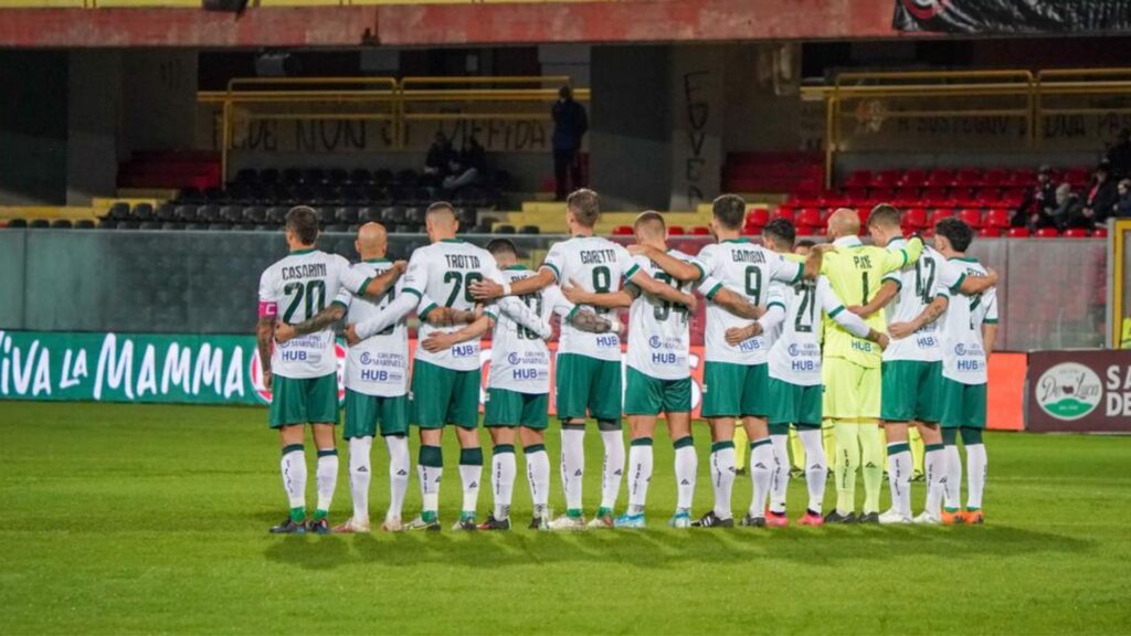Immagine in evidenza: uno scatto di Foggia-Avellino (Serie C - girone C 22/23) - crediti: foto di Luigia Spinelli (RIPRODUZIONE VIETATA)