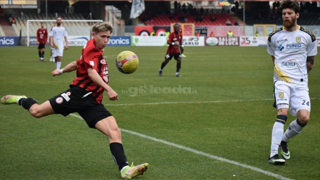 Immagine in evidenza: uno scatto di Foggia-Juve Stabia (Serie C - girone C 22/23) - crediti: foto di Luigia Spinelli (RIPRODUZIONE VIETATA)