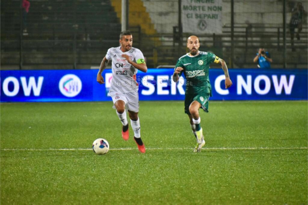 Immagine in evidenza: uno scatto di Avellino-Foggia (Serie C - girone C 2023/24) - crediti: foto di Luigia Spinelli (RIPRODUZIONE VIETATA)