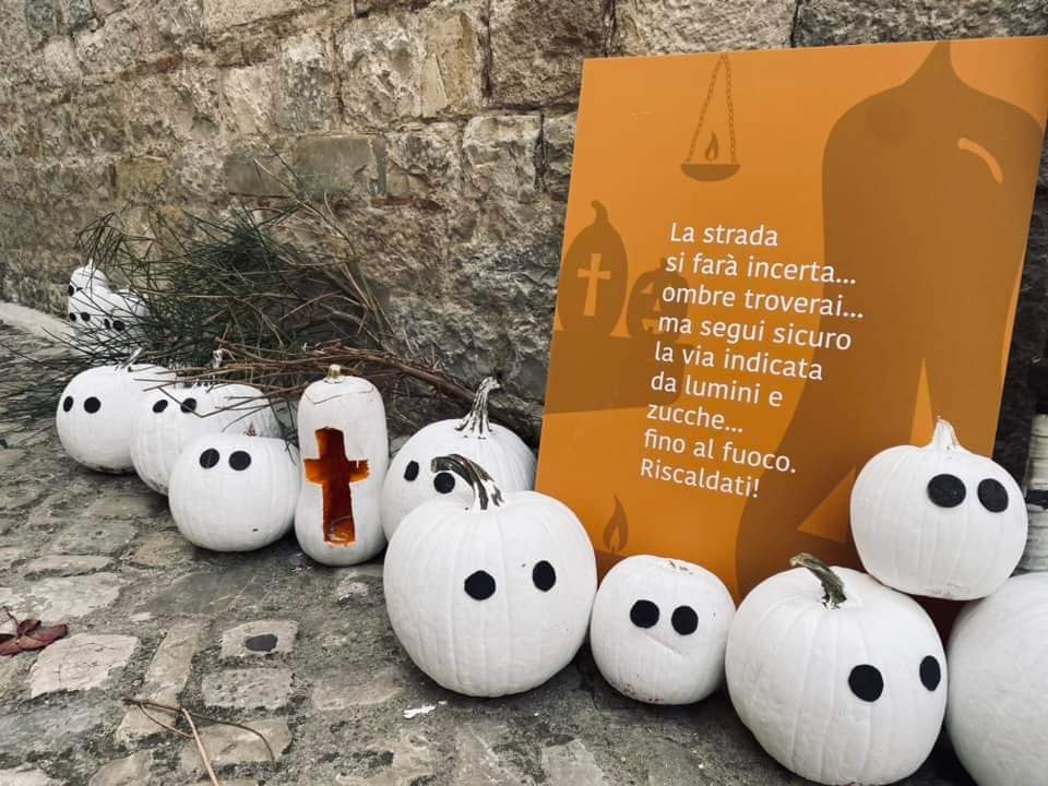 Orsara Fucacoste successo straordinario per falò e zucche (FOTO)