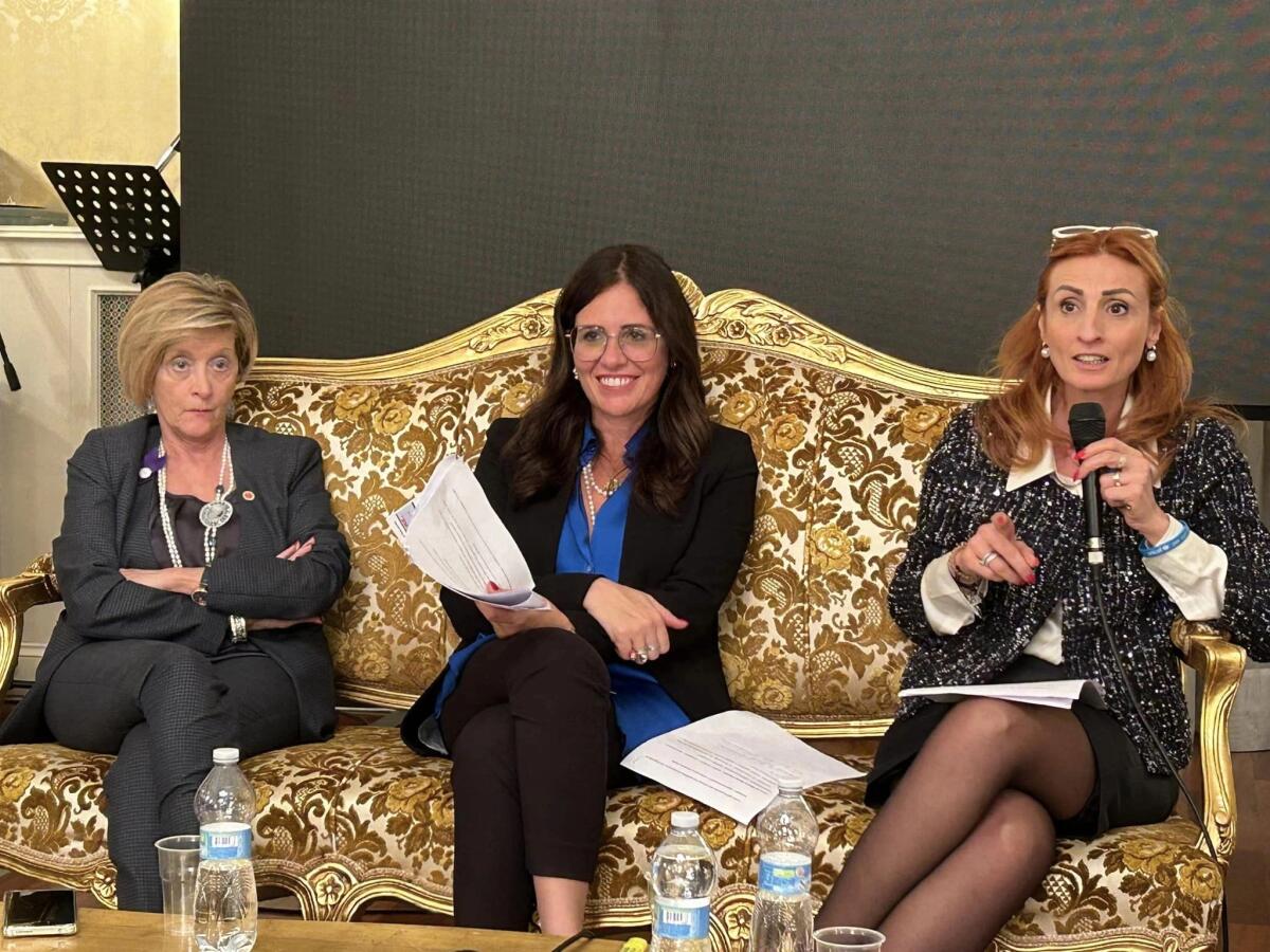 Diritti dei bambini. “No, Foggia e la Capitanata non sono ultime” - da-sinis-Maria-Teresa-Vaccaro-Anna-Lucia-Celentano-e-Maria-Emilia-De-Martinis