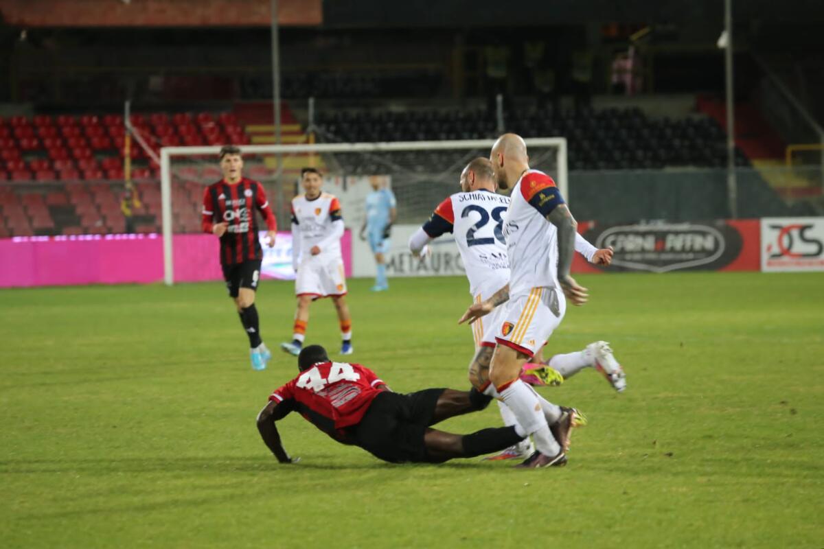 Il Foggia fa il casting per un vero bomber - Immagine in evidenza: uno scatto di Foggia-Potenza (Serie C - girone C 2023/24) - crediti: foto di Monica Carbosiero