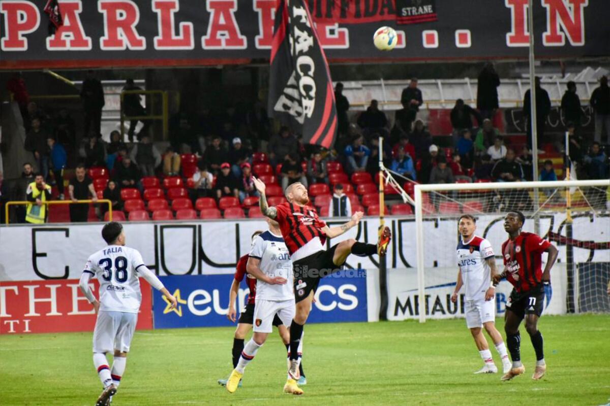 Foggia-Potenza, si va verso le porte chiuse: le ultime - Immagine in evidenza: uno scatto di Foggia-Potenza (Playoff Serie C 22/23) - crediti: foto di Luigia Spinelli (RIPRODUZIONE RISERVATA)
