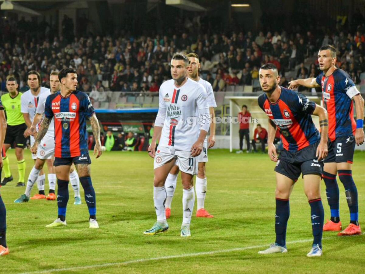 Foggia, con il Monterosi "ultima chiamata" per qualcuno? - Immagine in evidenza: uno scatto di Foggia-Crotone (playoff Serie C 2022/23) - crediti: foto di Luigia Spinelli (RIPRODUZIONE VIETATA)