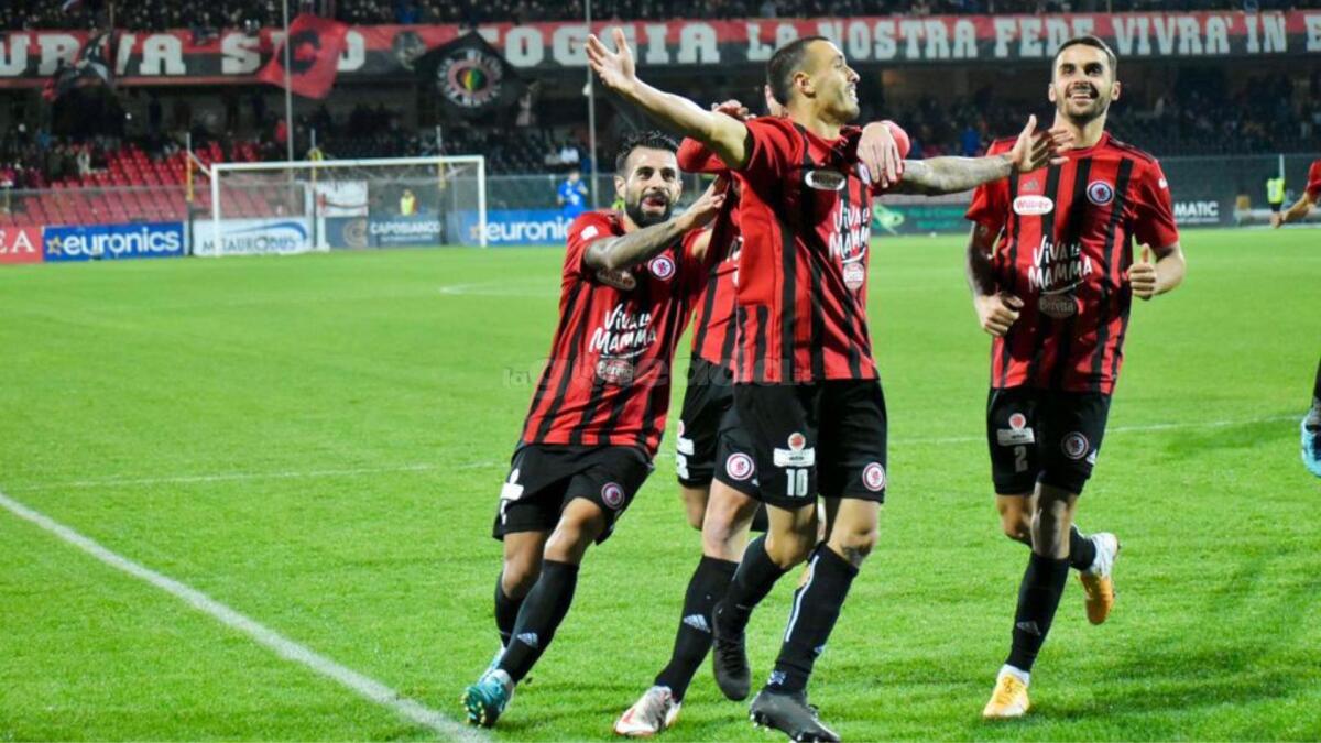 Casertana-Foggia: i Satanelli in campo per 3 punti d'oro! - Immagine in evidenza: uno scatto di Foggia-Taranto (Serie C - girone C 2022/23) - crediti: foto di Luigia Spinelli (RIPRODUZIONE VIETATA)