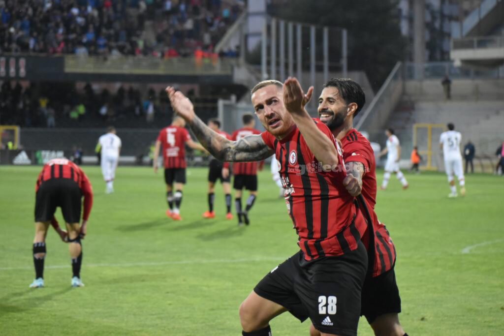 Immagine in evidenza: uno scatto di Foggia-Potenza (Playoff Serie C 22/23) - crediti: foto di Luigia Spinelli (RIPRODUZIONE RISERVATA)