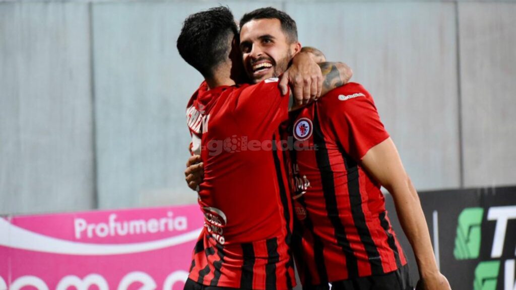 Immagine in evidenza: uno scatto di Foggia-Taranto (Serie C - girone C 2022/23) - crediti: foto di Luigia Spinelli (RIPRODUZIONE VIETATA)