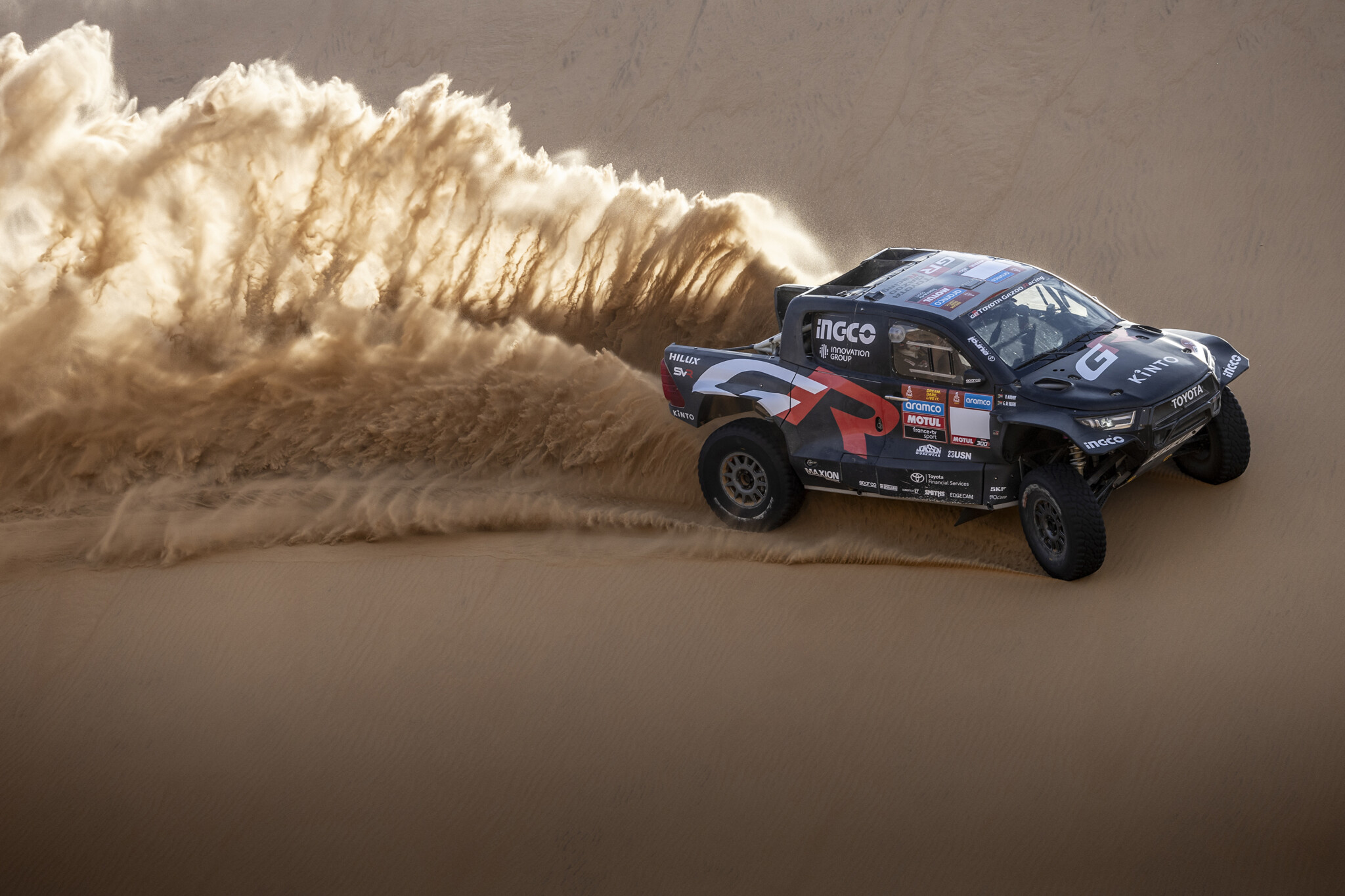Dakar 2024 - Toyota porta in gara un nuovo Hilux