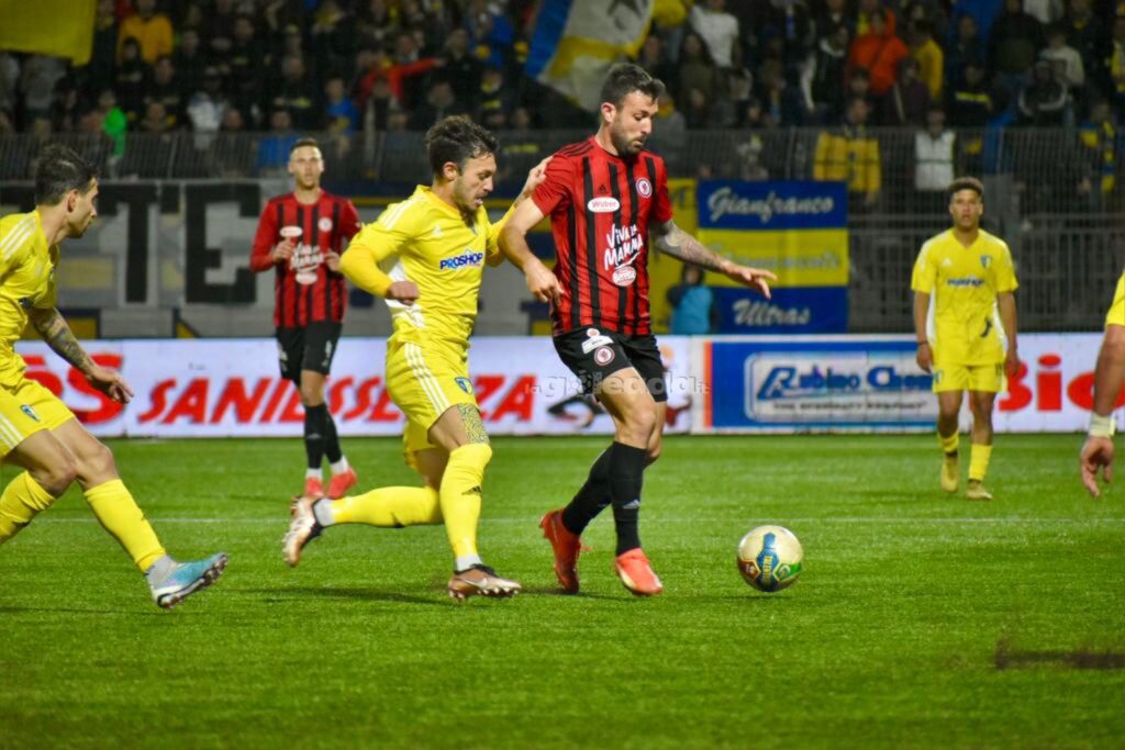 Immagine in evidenza: uno scatto di Audace Cerignola-Foggia (playoff Serie C 22/23) - crediti: foto di Luigia Spinelli (RIPRODUZIONE VIETATA)