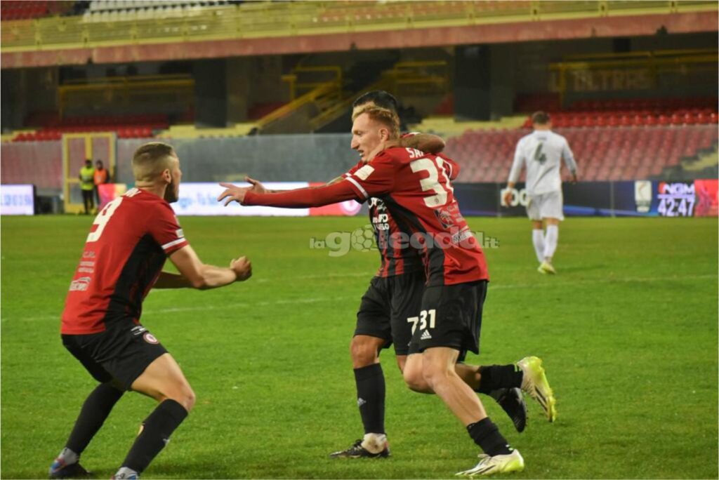 Immagine in evidenza: uno scatto di Foggia-Monterosi (Serie C - girone C 2023/24) - crediti: foto di Luigia Spinelli (RIPRODUZIONE VIETATA)