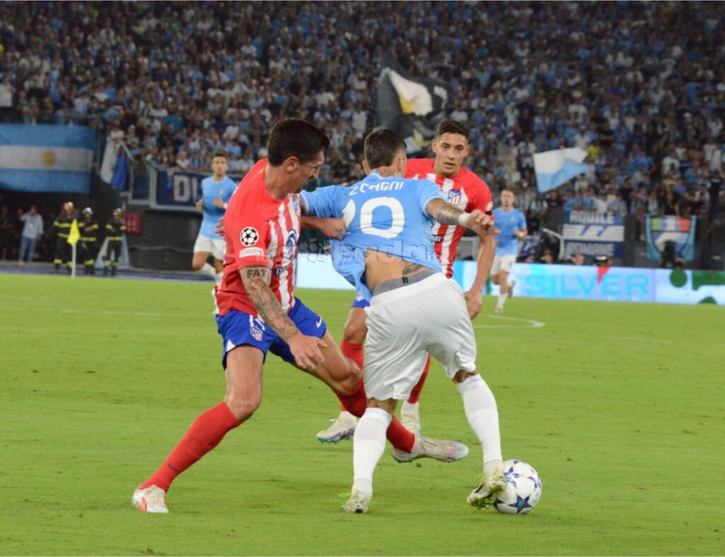 Immagine in evidenza: uno scatto di Lazio-Atletico Madrid (UEFA Champions League 2023/24) - crediti: foto di Pasquale Golia (RIPRODUZIONE VIETATA)