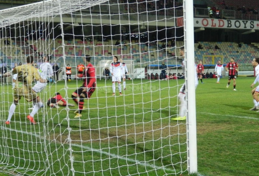 Immagine in evidenza: uno scatto di Foggia-Casertana (Serie C - girone C 2020/21) - crediti: foto di Mario Mescia/lagoleada.it (RIPRODUZIONE VIETATA)