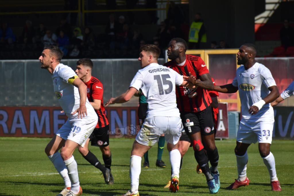 Immagine in evidenza: uno scatto di Foggia-Monterosi (Serie C - girone C 22/23) - crediti: foto di Luigia Spinelli (RIPRODUZIONE RISERVATA)
