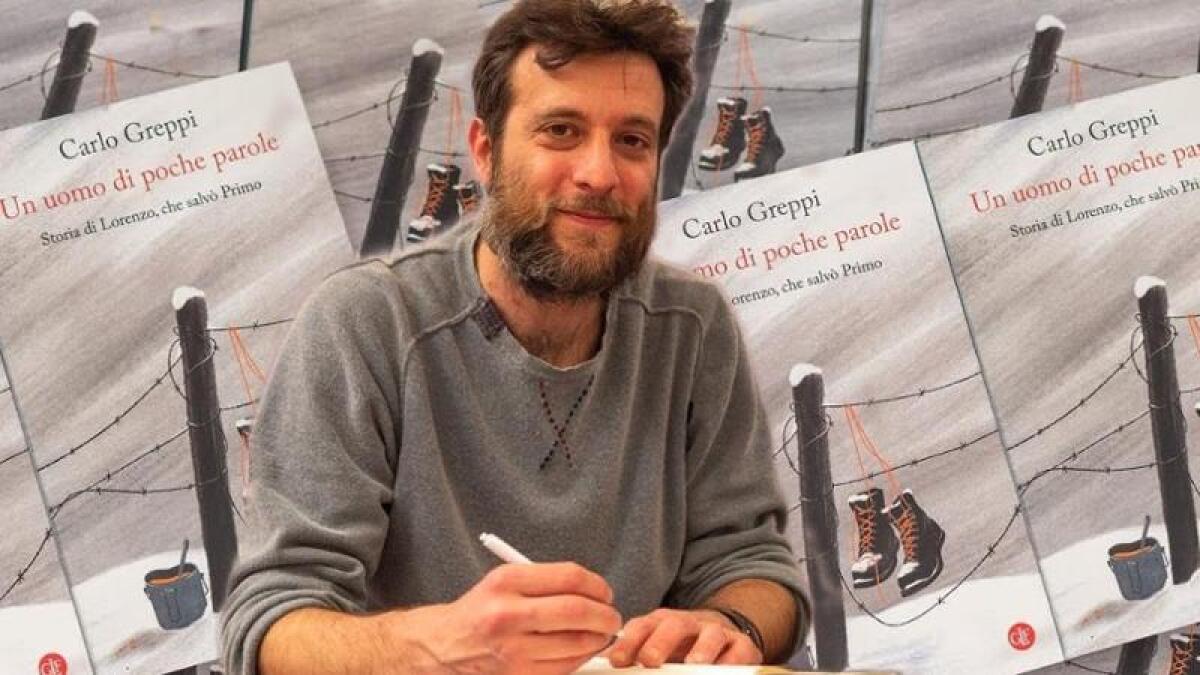 Il muratore che salvò Primo Levi. Carlo Greppi racconta Lorenzo - Greppi e libro dietro