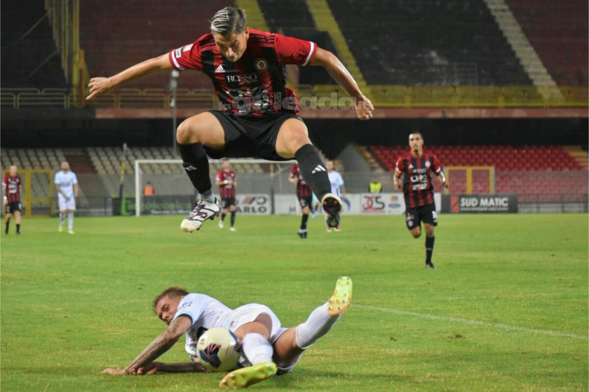I precedenti di Francavilla-Foggia, bilancio a favore del... - Immagine in evidenza: uno scatto di Foggia-Virtus Francavilla (Serie C - girone C 2023/24) - crediti: foto di Luigia Spinelli (RIPRODUZIONE VIETATA)