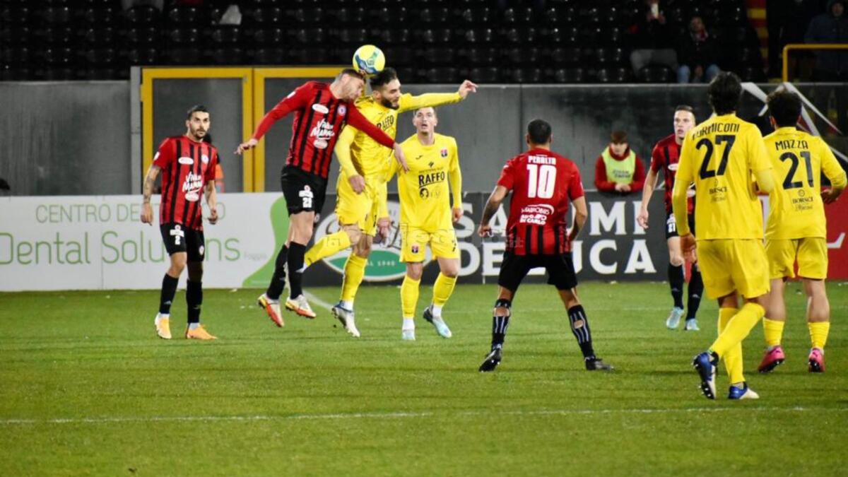 Taranto, si torna a lavorare in vista del Foggia - Immagine in evidenza: uno scatto di Foggia-Taranto (Serie C - girone C 2022/23) - crediti: foto di Luigia Spinelli (RIPRODUZIONE VIETATA)