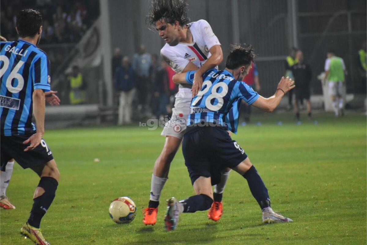 Calciomercato, non solo Frigerio: i nomi del "pacchetto Lecco" - Immagine in evidenza: uno scatto di Foggia-Lecco (andata finale playoff Serie C 2022/23) - crediti: foto di Luigia Spinelli (RIPRODUZIONE VIETATA)