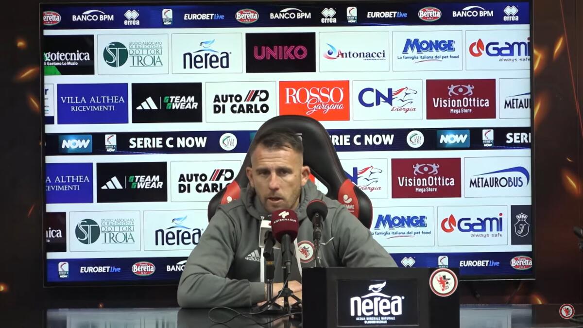 Foggia, Coletti: "C'è da lavorare e migliorare. Dispiace perché..." - Immagine in evidenza: mister Tommaso Coletti - crediti foto: canale ufficiale YouTube Calcio Foggia 1920 (frame da video)