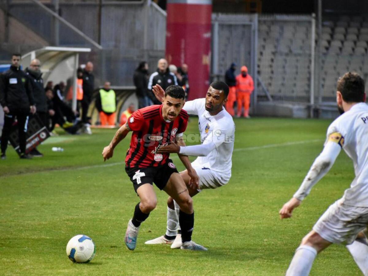 Dove vedere Giugliano-Foggia, ecco il canale - Immagine in evidenza: uno scatto di Foggia-Giugliano (Serie C - girone C 22/23) - crediti: foto di Luigia Spinelli (RIPRODUZIONE RISERVATA)