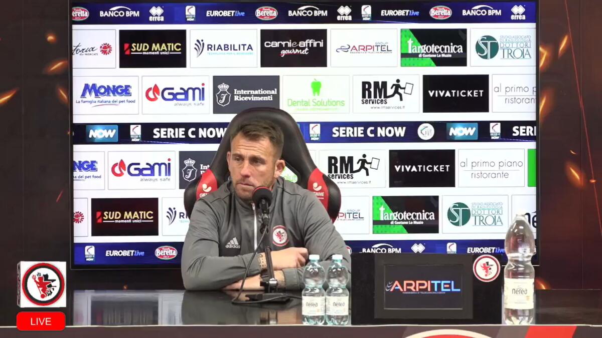 Foggia, Coletti: "Domani voglio venti animali" - Immagine in evidenza: mister Tommaso Coletti - crediti foto: pagina ufficiale Facebook Calcio Foggia 1920 (frame da video)