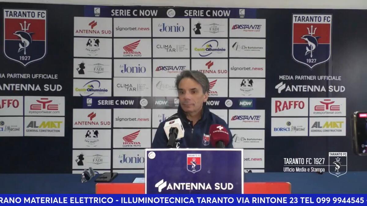 Taranto, Capuano: "Vincere qui non è da tutti" - Immagine in evidenza: mister Ezio Capuano - crediti foto: pagina ufficiale Facebook Taranto F.C. 1927 (frame da video)