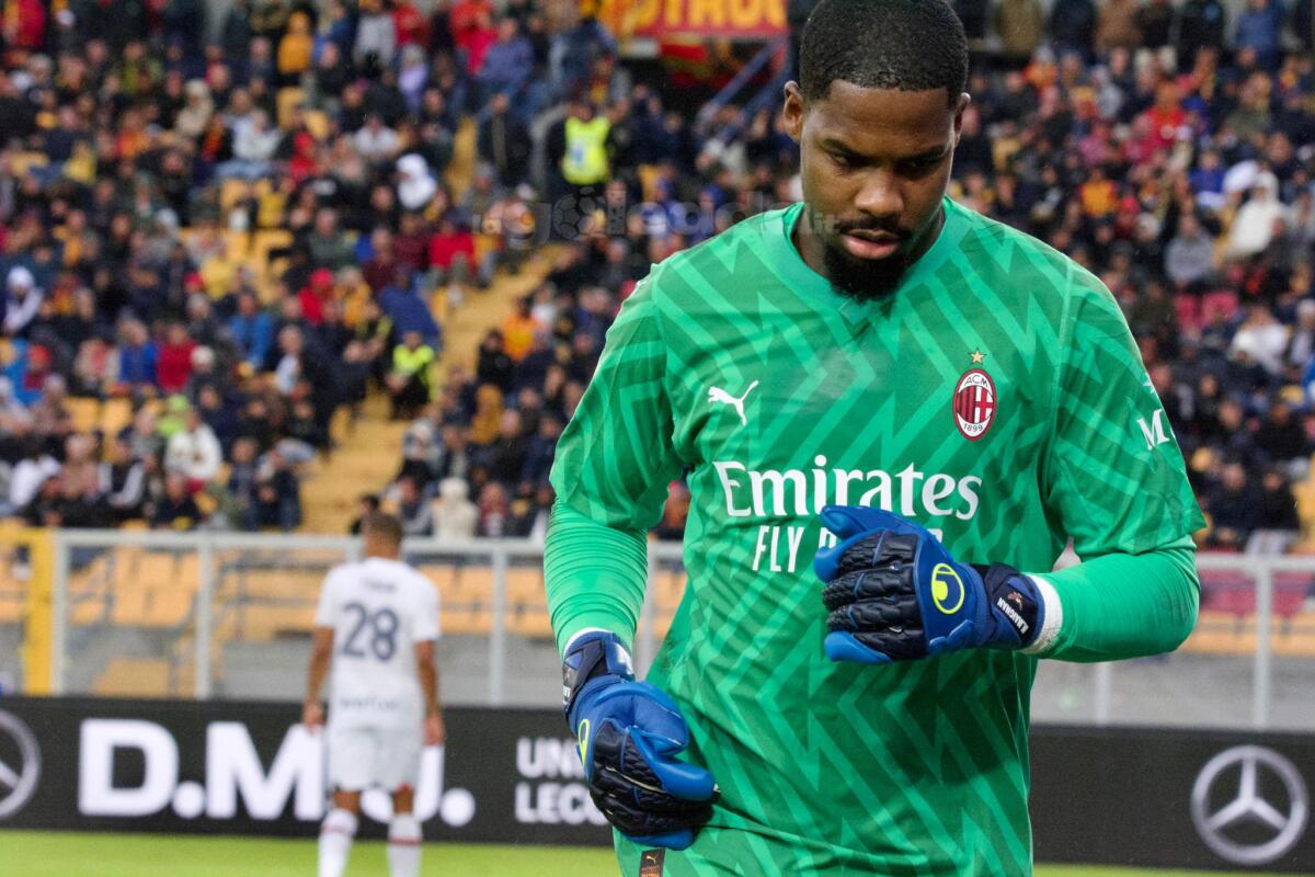 Udinese-Milan è stata interrotta, ecco cos’è successo - Maignan durante Lecce-Milan 2-2. foto di Pasquale Golia per lagoleada.it (RIPRODUZIONE RISERVATA)