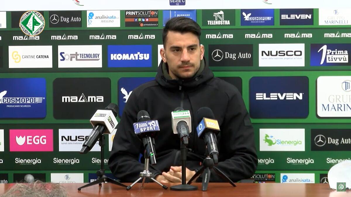 Foggia, interesse per Miceli? Ecco il profilo - Immagine in evidenza: Mirko Miceli ai tempi dell'Avellino - crediti foto: canale ufficiale YouTube U.S. Avellino 1912 Official TV