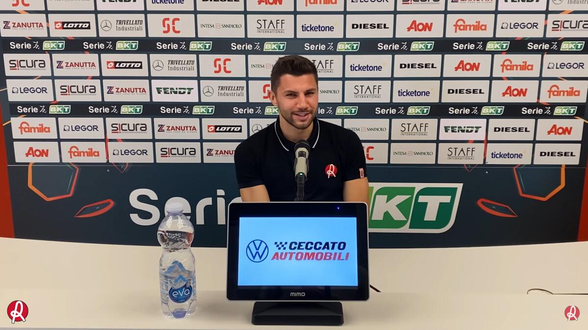 C'è anche il Foggia su Pasini? Ecco chi è - Immagine in evidenza: Nicola Pasini - crediti foto: canale ufficiale YouTube LR Vicenza (frame da video)