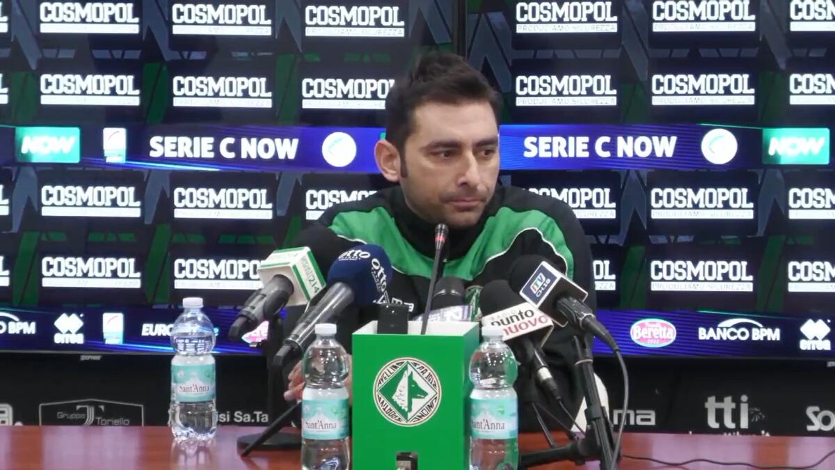 Avellino, i convocati da mister Pazienza per il Foggia - Immagine in evidenza: mister Michele Pazienza - crediti foto: pagina ufficiale Facebook U.S. Avellino 1912 (frame da video)