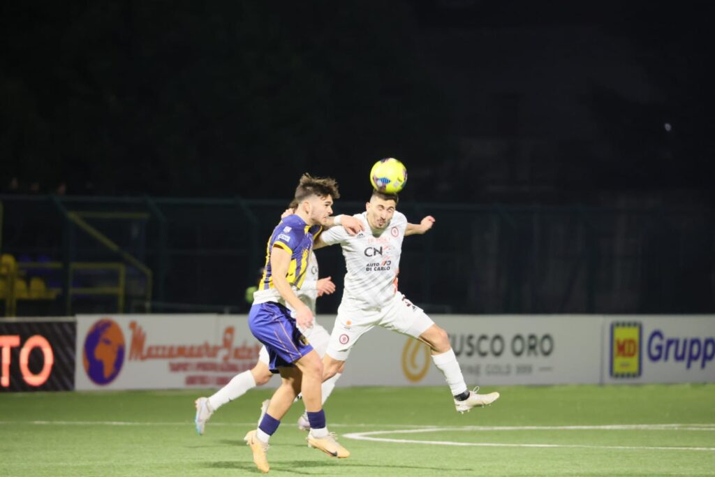 Immagine in evidenza: uno scatto di Giugliano-Foggia (Serie C - girone C 2023/24) – crediti: foto di Federico Antonellis/Calcio Foggia 1920