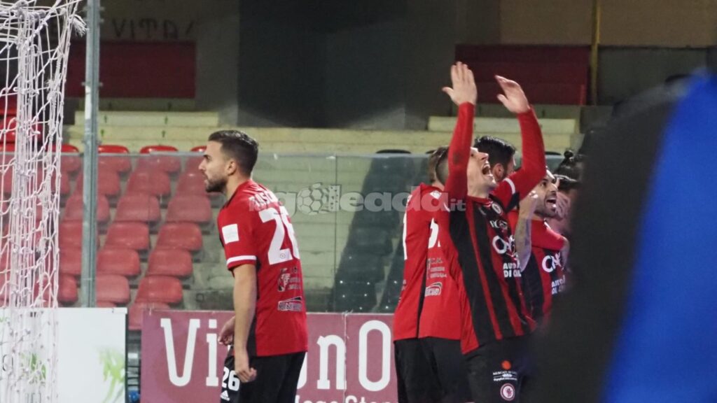 Immagine in evidenza: uno scatto di Foggia-Avellino (Serie C - girone C 2023/24) – crediti: foto di Luigia Spinelli (RIPRODUZIONE VIETATA)