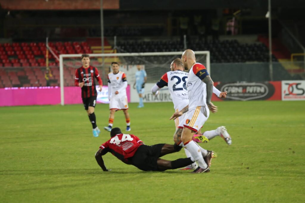 Immagine in evidenza: uno scatto di Foggia-Potenza (Serie C - girone C 2023/24) - crediti: foto di Monica Carbosiero