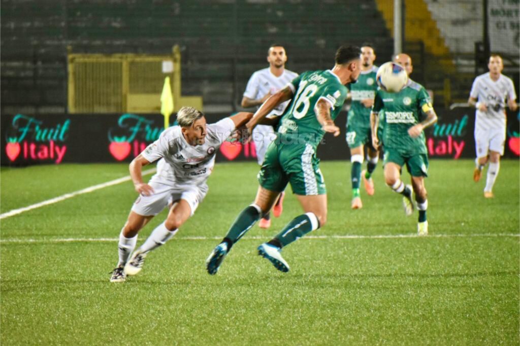 Immagine in evidenza: uno scatto di Avellino-Foggia (Serie C - girone C 2023/24) - crediti: foto di Luigia Spinelli (RIPRODUZIONE VIETATA)