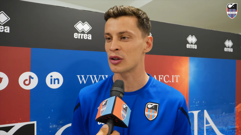 Immagine in evidenza: Davide Marsura, calciatore del Catania Calcio - crediti foto: canale ufficiale YouTube Catania F.C. (frame da video)
