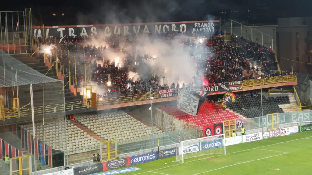 Immagine in evidenza: uno scatto di Foggia-Taranto (Serie C - girone C 2022/23) - crediti: foto di Mario Mescia/lagoleada.it (RIPRODUZIONE VIETATA)
