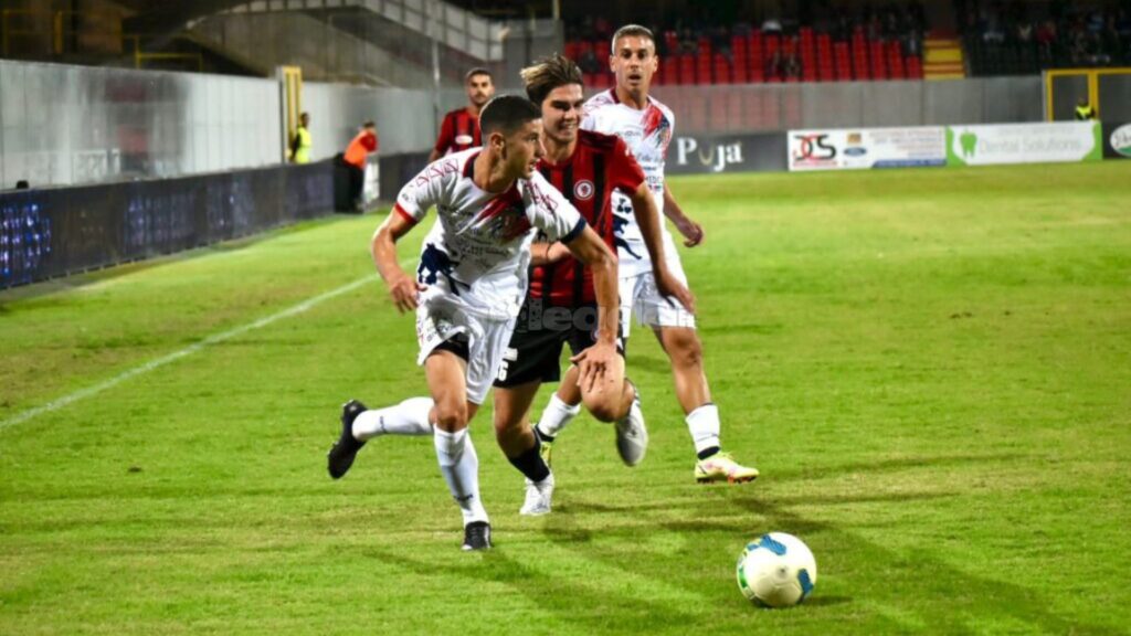 Immagine in evidenza: uno scatto di Foggia-Picerno (Serie C - girone C 22/23) - crediti: foto di Luigia Spinelli (RIPRODUZIONE VIETATA)