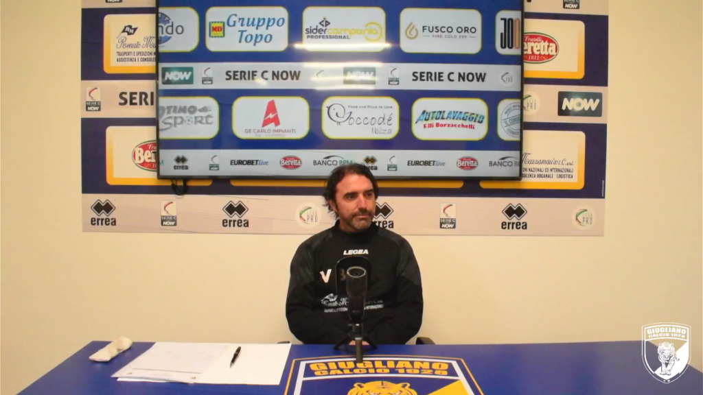 Immagine in evidenza: mister Valerio Bertotto - crediti foto: pagina ufficiale Facebook Giugliano Calcio 1928 (frame da video)