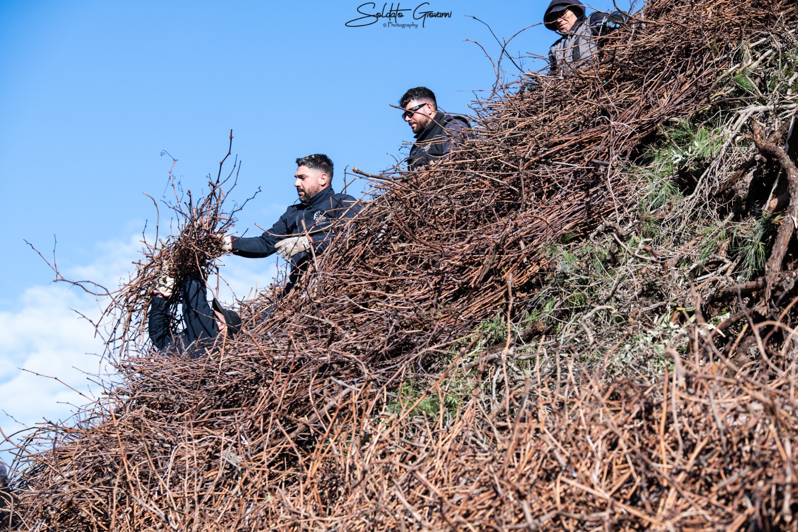 Foc'ra di San Ciro a Grottaglie (Taranto): cresce l'attesa per l'accensione