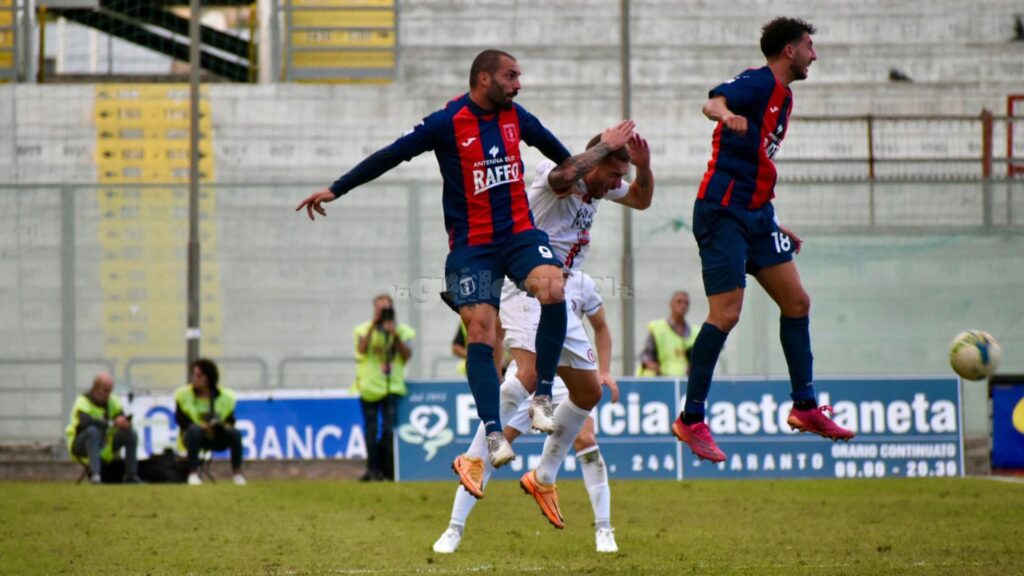 Immagine in evidenza: uno scatto di Taranto-Foggia (Serie C - girone C 2022/23) - crediti: foto di Luigia Spinelli (RIPRODUZIONE VIETATA)
