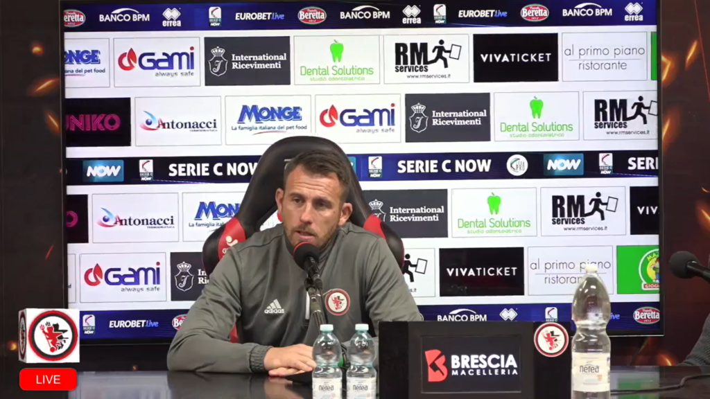 Immagine in evidenza: mister Tommaso Coletti - crediti foto: pagina ufficiale Facebook Calcio Foggia 1920 (frame da video)