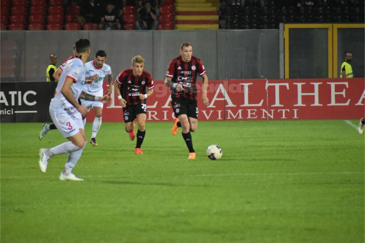 Turris-Foggia, probabili formazioni e dove vederla - Immagine in evidenza: uno scatto di Foggia-Turris (Serie C - girone C 2023/24) - crediti: foto di Luigia Spinelli (RIPRODUZIONE VIETATA)