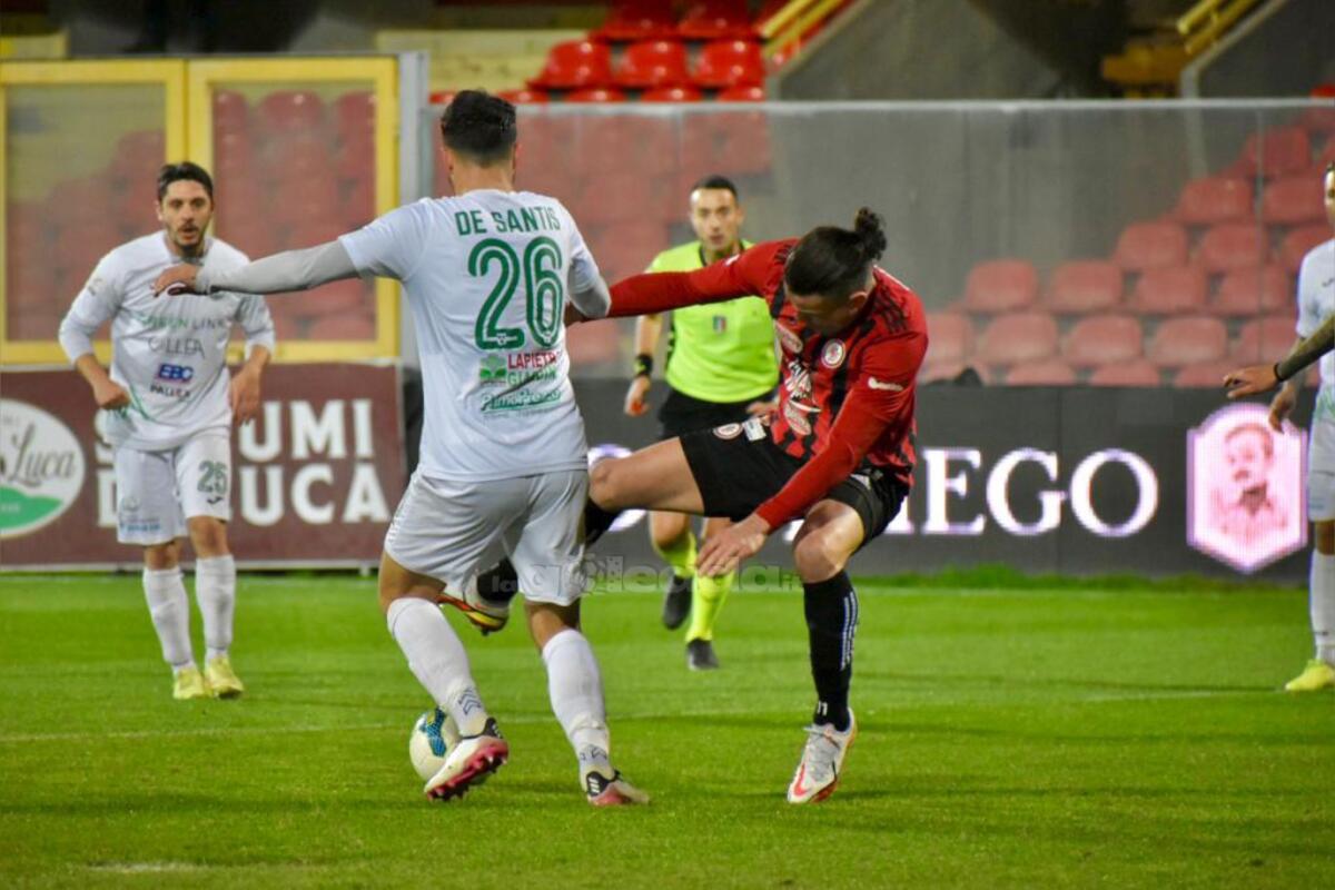 Le quote e le statistiche di Foggia-Monopoli - Immagine in evidenza: uno scatto di Foggia-Monopoli (Serie C - girone C 22/23) - crediti: foto di Luigia Spinelli (RIPRODUZIONE RISERVATA)