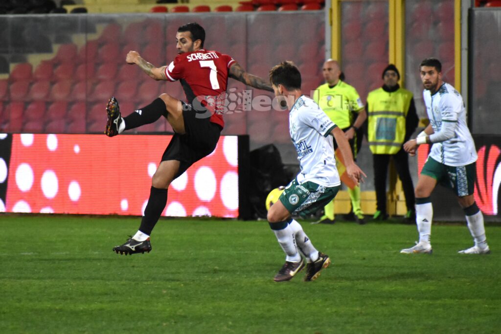 Andrea Schenetti durante Foggia-Avellino. Fotografia di Luigia Spinelli per lagoleada.it, riproduzione vietata.