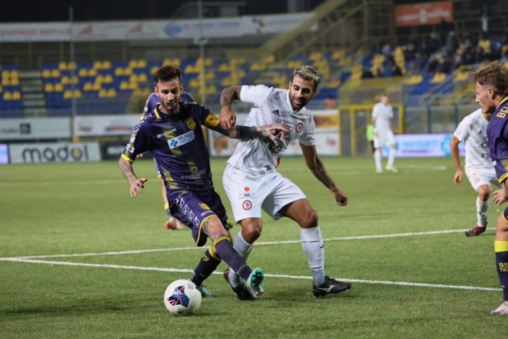 Immagine in evidenza: uno scatto di Juve Stabia-Foggia (Serie C - girone C 2023/24) - crediti: foto di Calcio Foggia 1920/Federico Antonellis