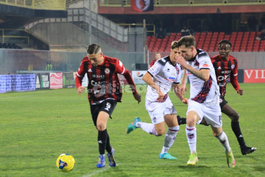 Immagine in evidenza: uno scatto di Foggia-Catania (Serie C - girone C 2023/24) - crediti: foto su gentile concessione di Monica Carbosiero per lagoleada.it