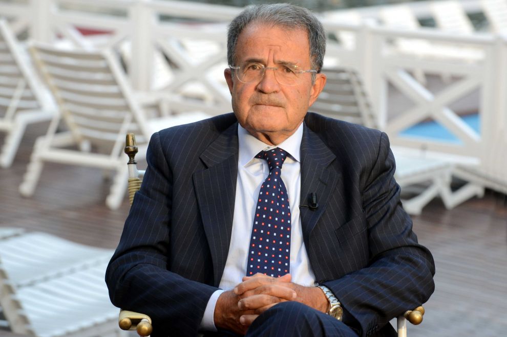 ROMANI PRODI A FOGGIA (ARCHIVIO) - Il Protocollo d’intesa per lo sviluppo di partenariato d’impresa tra l’area di Treviso e Vicenza e l’area di Foggia, fu siglato il 10 marzo 1998 a Palazzo Chigi, alla presenza del Presidente del Consiglio dei Ministri Ro